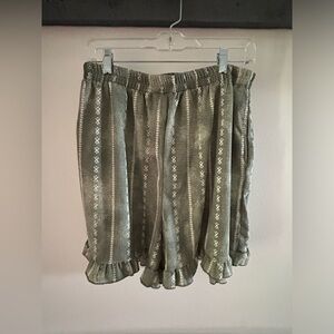 LulaRoe Jude Short - Size Large